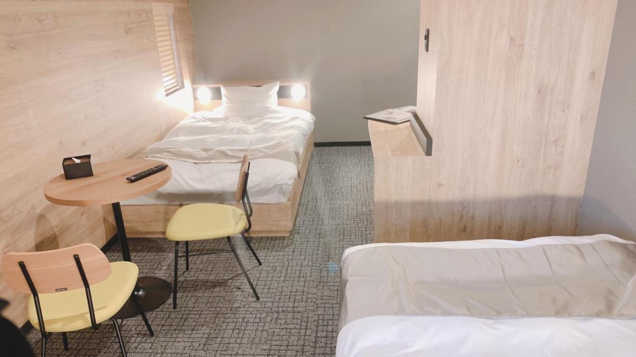 Hotel kapsul First Midosuji Namba Osaka